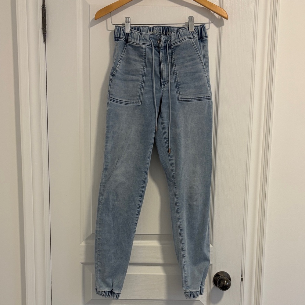 AE Light Blue High-Waisted Women's Jogger Jeans